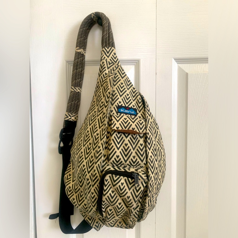 KAVU Rope Shoulder Bag: Great Condition and Design:
